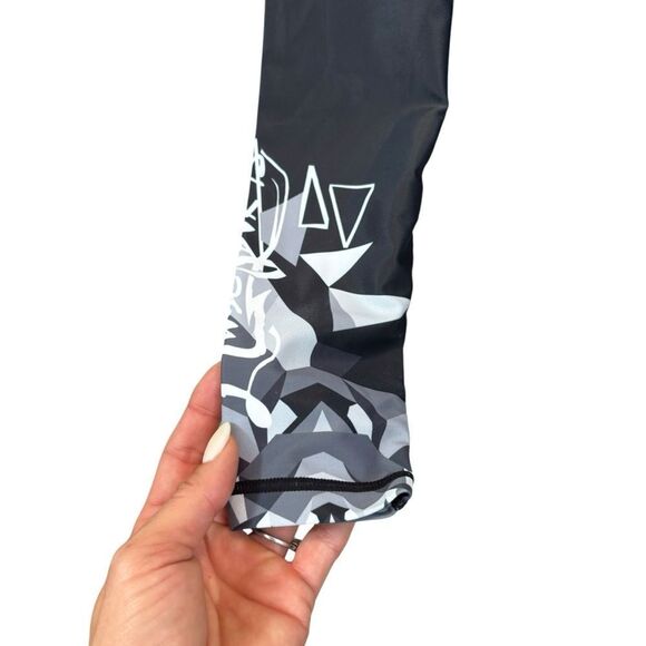 HUGE SPORTS Men's Splice UV‎ Sun Protection UPF 50+ Skins Rash Guard Size Medium - Picture 5 of 9